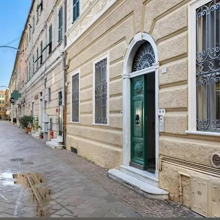Seafront, Large On The With Ac And Wifi *